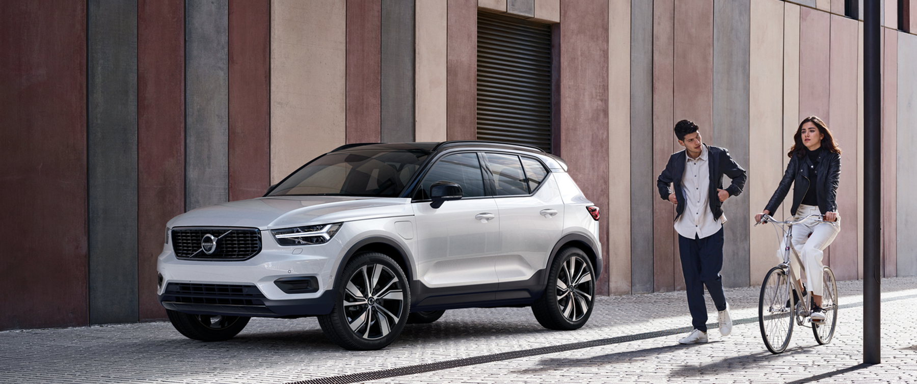 Volvo_XC40_T5_1800x754_Puff 2