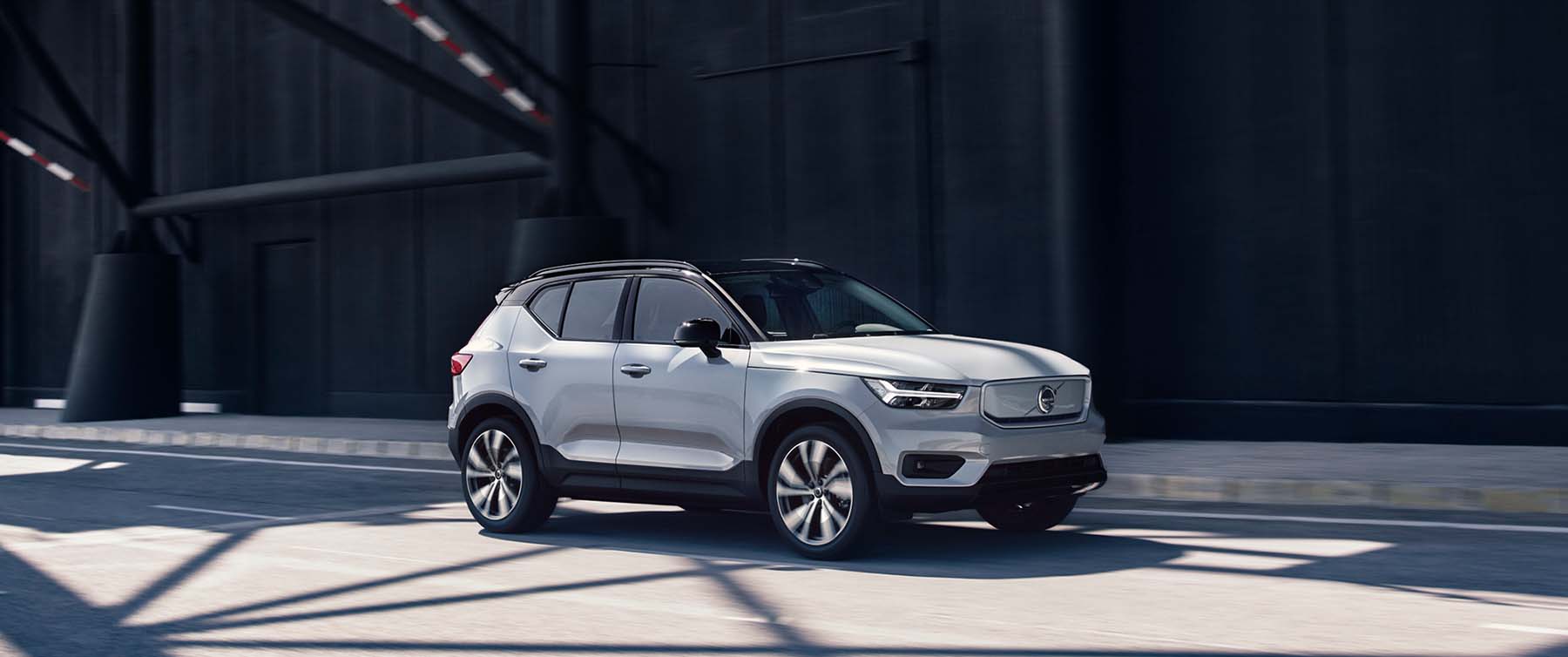 XC40_P6_1800x754_Puff 2