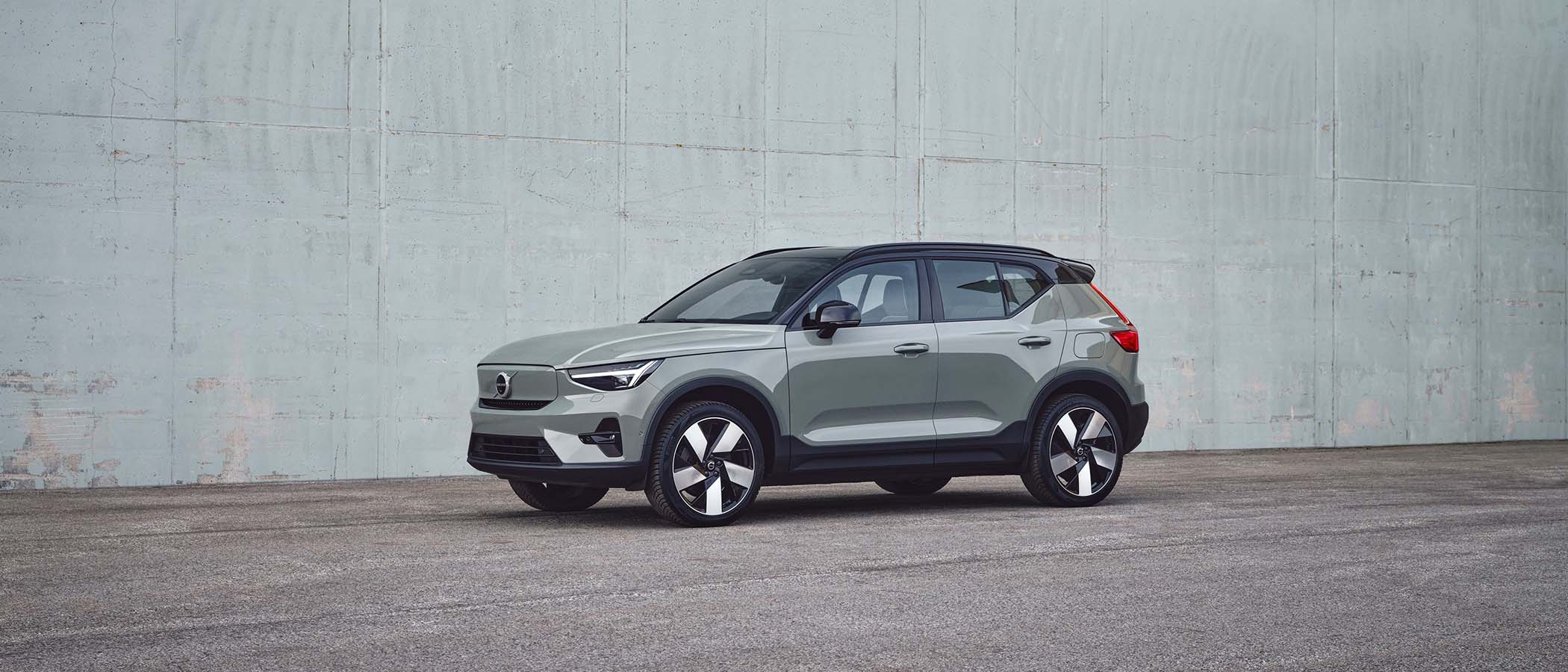 Volvo_XC40_grønn_høst_21x9