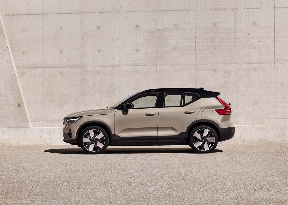 Volvo_EX40_profil_4x3